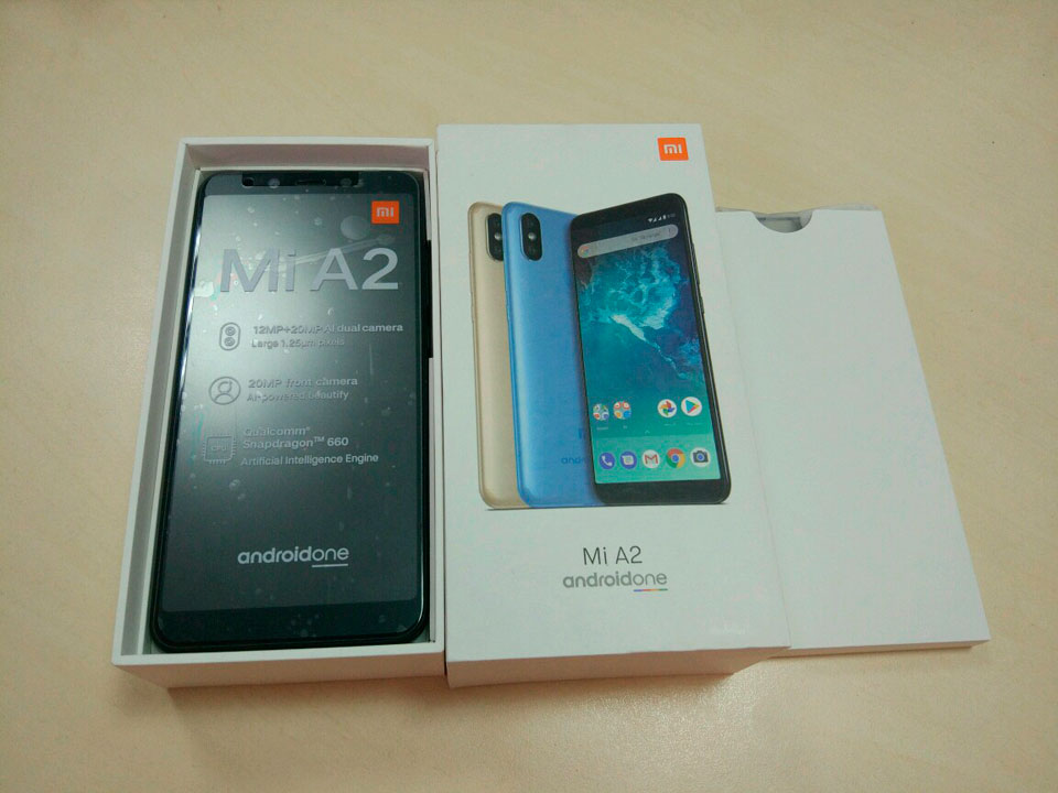 Mi A2 package contents